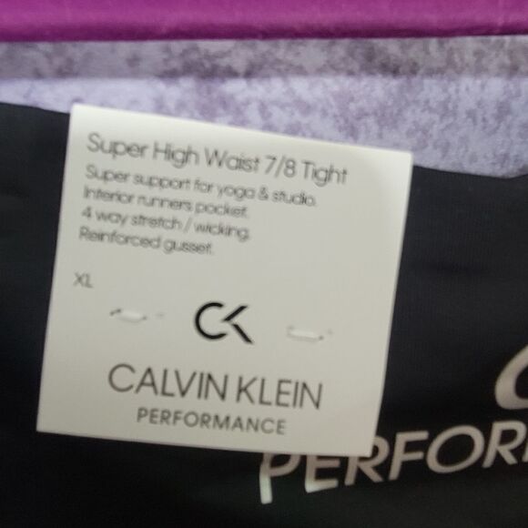 Woman's Calvin Klein Leggings - Picture 6 of 11